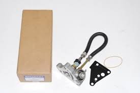 Fuel Pressure Regulator & Connector Td5 98-01 (Britpart) MSO000080 LR016319