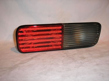 Bumper Light Rear D2 RH 02-04 XFB000720